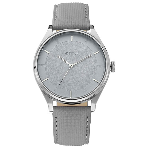 Workwear watch with white best sale dial & leather strap